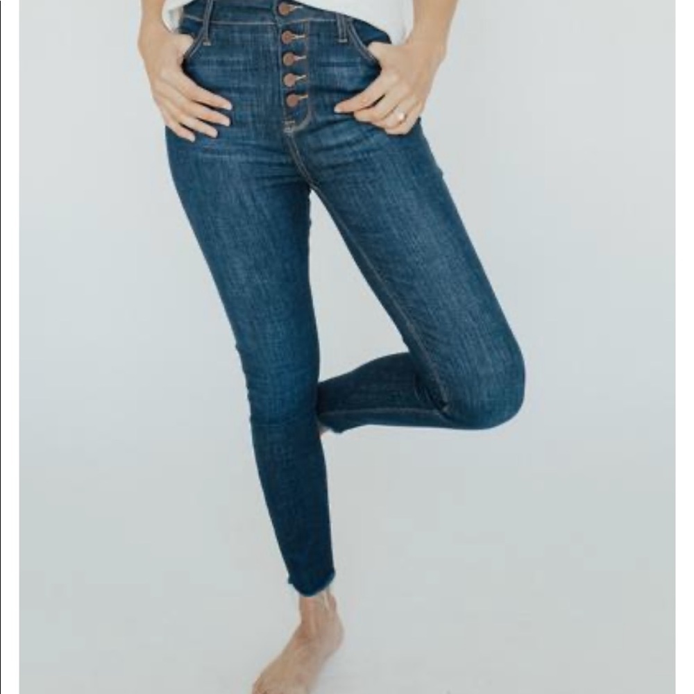 Carly Jean Los Angeles Carter Jeans